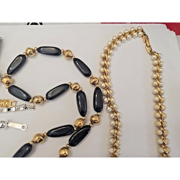Vintage to Modern Napier Jewelry Lot Bracelets Earrings Necklaces Brooch - Picture 5 of 16